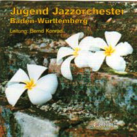 CD "Lantom"
soloist with Landesjugendjazzorchester
Baden-Württemberg
compositions "Lantom" and "Passacaglia"
Chaos CACD 8001-3 CD "Lantom"
soloist with Landesjugendjazzorchester
Baden-Württemberg
compositions "Lantom" and "Passacaglia"
Chaos CACD 8001-3